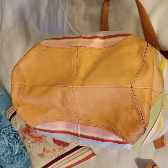 2 Piece Coach Set - Picture 4 of 13